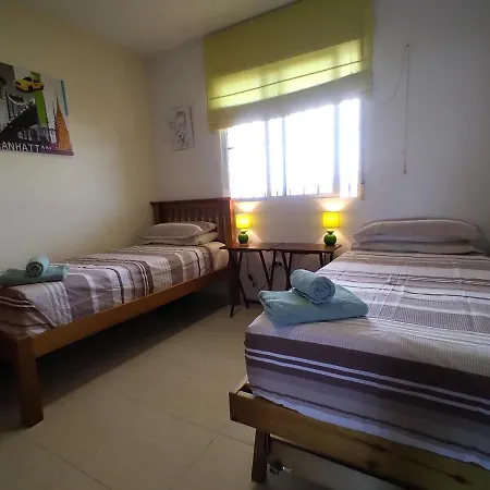 Tranquilo Piso Alenda Golf Homestay